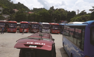 Xe khách chạy tuyến cố định ở Bắc Kạn đồng loạt bãi công