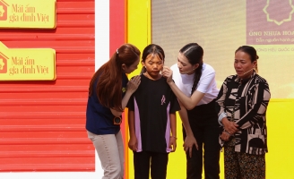 Xót xa hoàn cảnh ba anh em mồ côi, sống chật vật trong phòng trọ 9m2