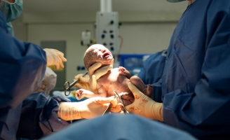 Xử lý việc thông báo nhầm giới tính trẻ sơ sinh