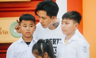 Xúc động với ước mơ của cậu bé mồ côi muốn vẽ lại chân dung cha mẹ