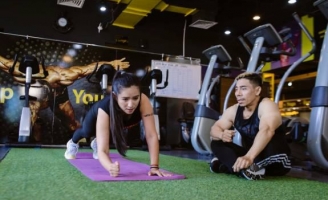 Yến Adams lần đầu kết hợp cùng lực sĩ Phạm Văn Mách trong MV “Vừa lòng anh chưa?”